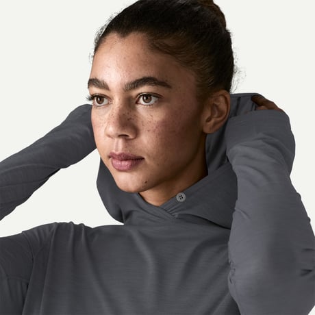 【patagonia】ウィメンズ キャプリーン クール ウルトラ フーディ / Women's Cap Cool Ultra Hoody (LQVX)