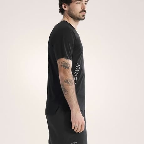 【ARC'TERYX】ノーバン ダウンワード ロゴ ショートスリーブ メンズ / Norvan Downword Logo SS Men's (Black)