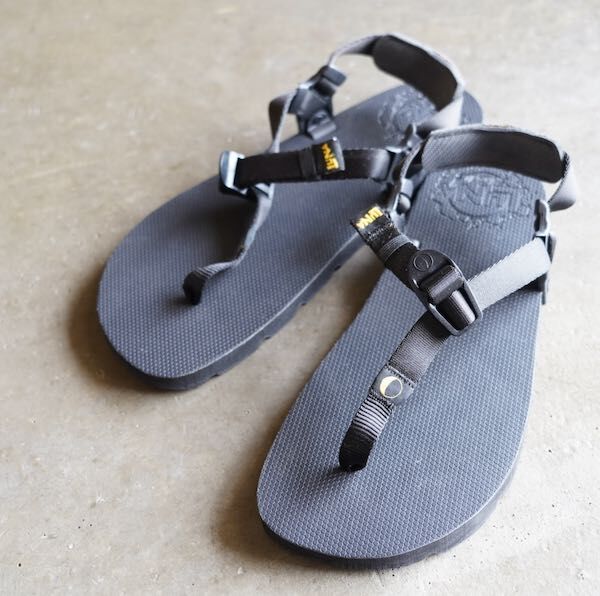 LUNA SANDALS】Mono Winged Edition (Black) | ATC