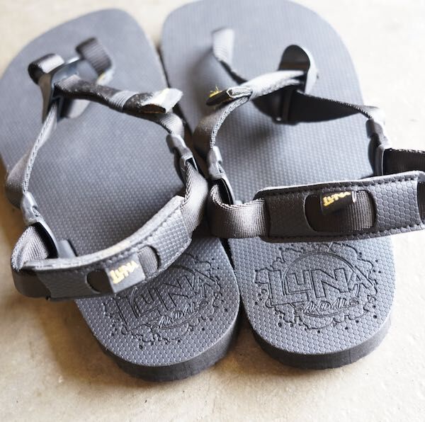 LUNA ブラック サンダル 調整可能 Retro Mono 🇺🇸 - Black | LUNA Sandals