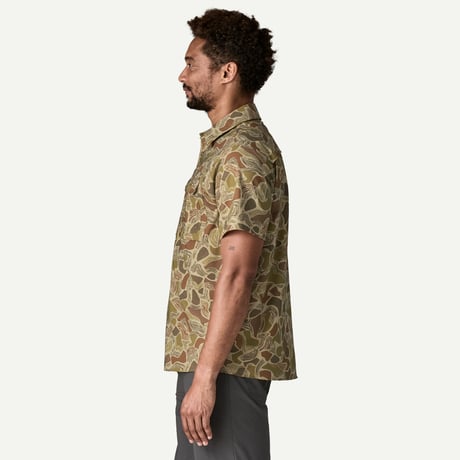 【patagonia】メンズ ショートスリーブ セルフガイデッド サン シャツ / Men's S/S Self Guided Sun Shirt (CLWE)