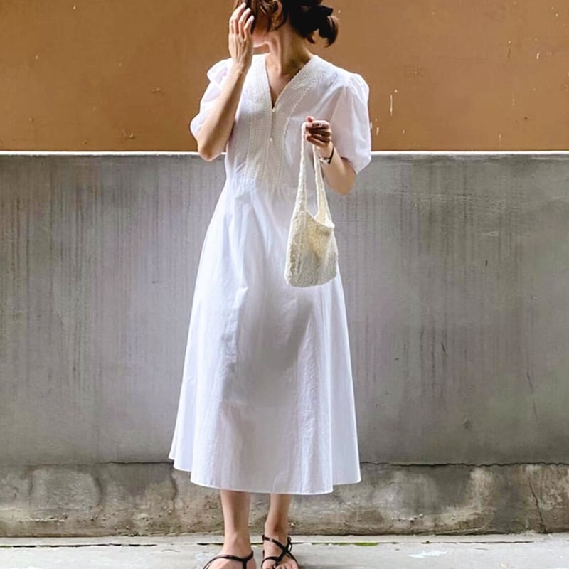 Vレースネックパフ半袖ワンピース【ブラック／アイボリー