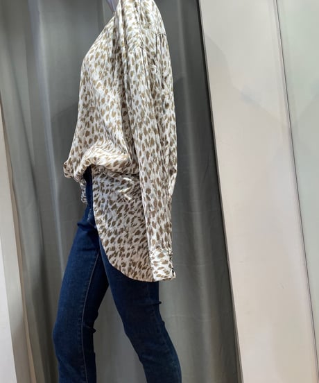 Munich / MN231T12 /  leopard like printed blouse
