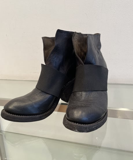 Guidi  / 6004E / Soft Horse Slit  Heel Model