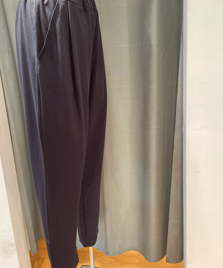 FLORENT/ 2402F06014/ ポンチバックスリットイージーパンツ