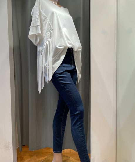 wmg.  / G2201T022 /   fringe V-neck top