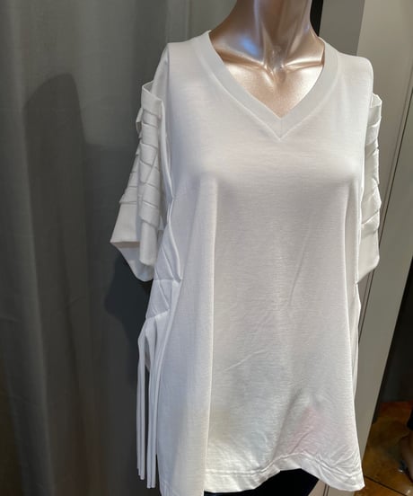 wmg.  / G2201T022 /   fringe V-neck top