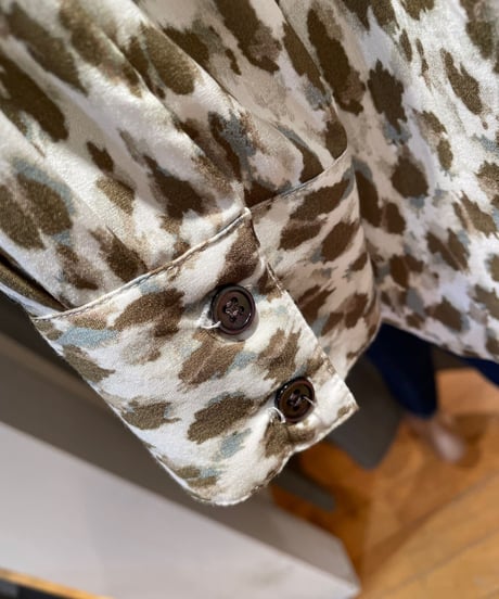 Munich / MN231T12 /  leopard like printed blouse