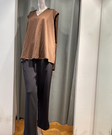 08sircus / s23AW-TS06 / Milling satin  V-neck sleeveless top
