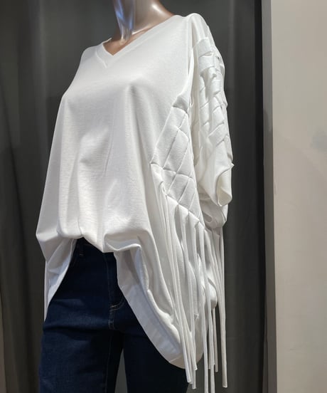 wmg.  / G2201T022 /   fringe V-neck top