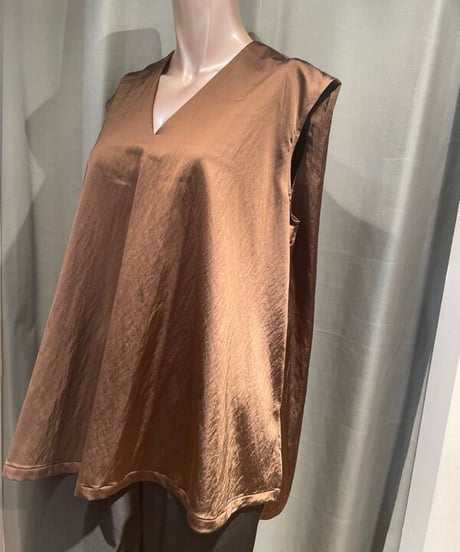 08sircus / s23AW-TS06 / Milling satin  V-neck sleeveless top