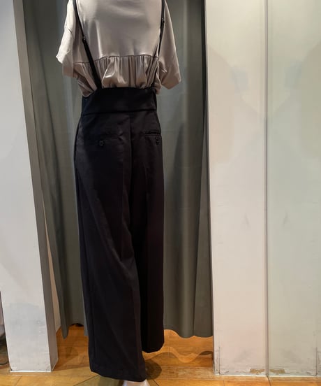Audrey and John Wad / L4303 /ストラップショルダー付きタックパンツ