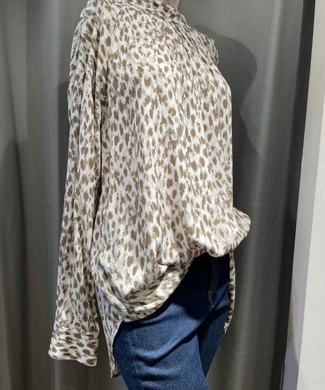 Munich / MN231T12 /  leopard like printed blouse