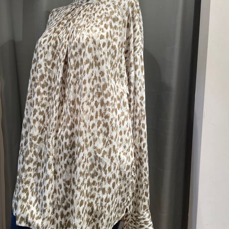 Munich / MN231T12 /  leopard like printed blouse