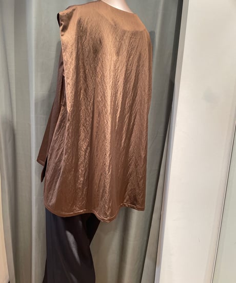 08sircus / s23AW-TS06 / Milling satin  V-neck sleeveless top