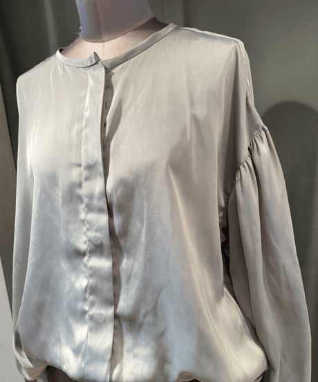 FLORENT /2024 SPRING /  2311F01003/ ノーカラーシャンブレーブラウス