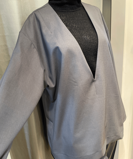 FLORENT / 2308F01005 / VNECK PULLOVER BLOUSE