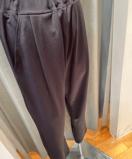 FLORENT/ 2402F06014/ ポンチバックスリットイージーパンツ