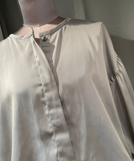 FLORENT /2024 SPRING /  2311F01003/ ノーカラーシャンブレーブラウス