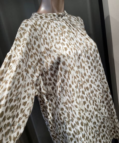 Munich / MN231T12 /  leopard like printed blouse