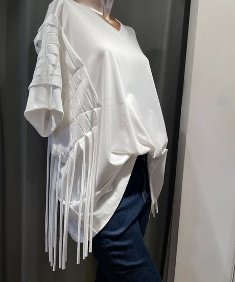 wmg.  / G2201T022 /   fringe V-neck top