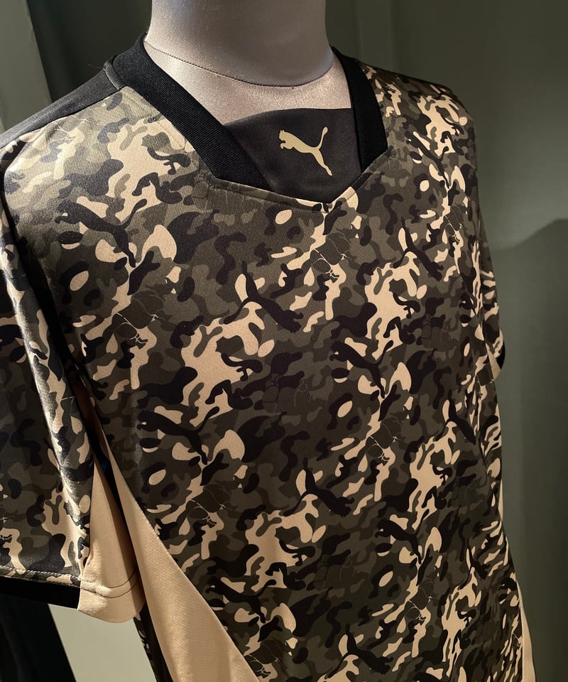 Puma 迷彩柄シャツ 黒/グレー/イエロー 140cm PUMA キッズ用 蛍光イエロー 迷彩柄 Tシャツ - メルカリ