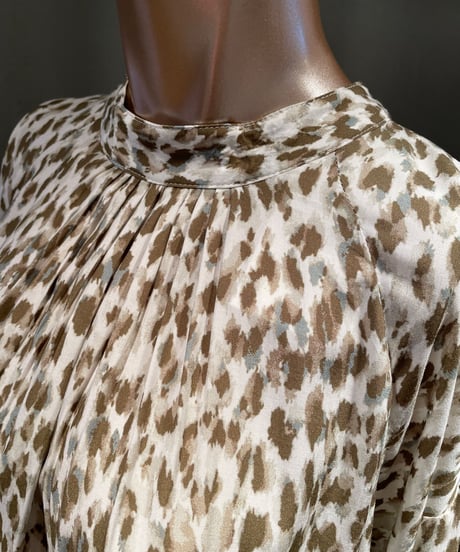 Munich / MN231T12 /  leopard like printed blouse