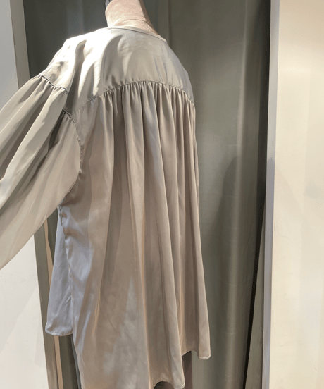 FLORENT /2024 SPRING /  2311F01003/ ノーカラーシャンブレーブラウス
