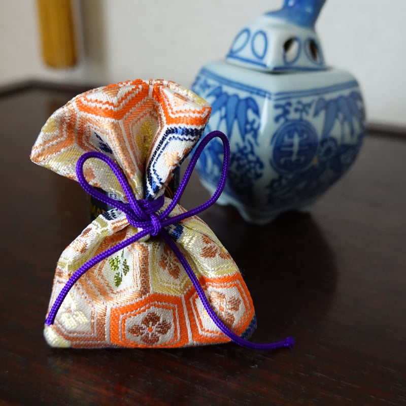 八重の菊 にほひ袋 | Kaori. incense. Kyoto STORE