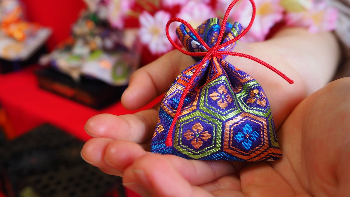 八重の菊 にほひ袋 | Kaori. incense. Kyoto STORE