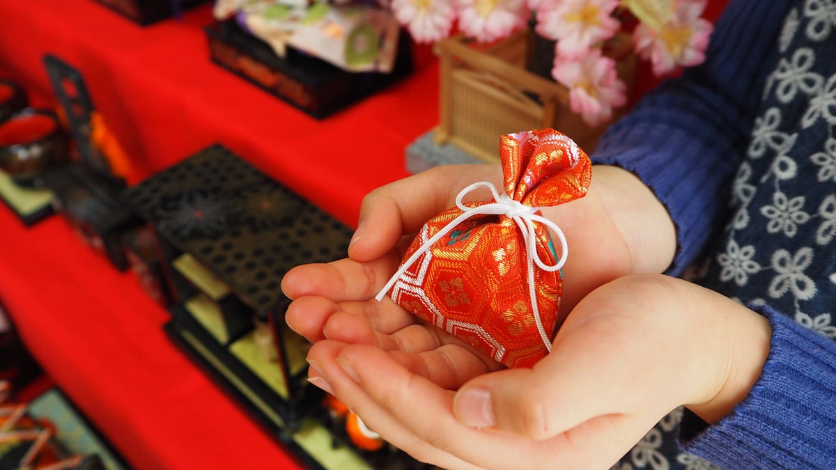 八重の菊 にほひ袋 | Kaori. incense. Kyoto STORE
