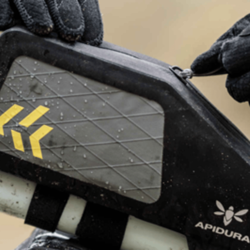 APIDURA バックカントリー トップチューブパック(1L) | Cycle APIDURA バックカントリー トップチューブパック(1L) | Cycle