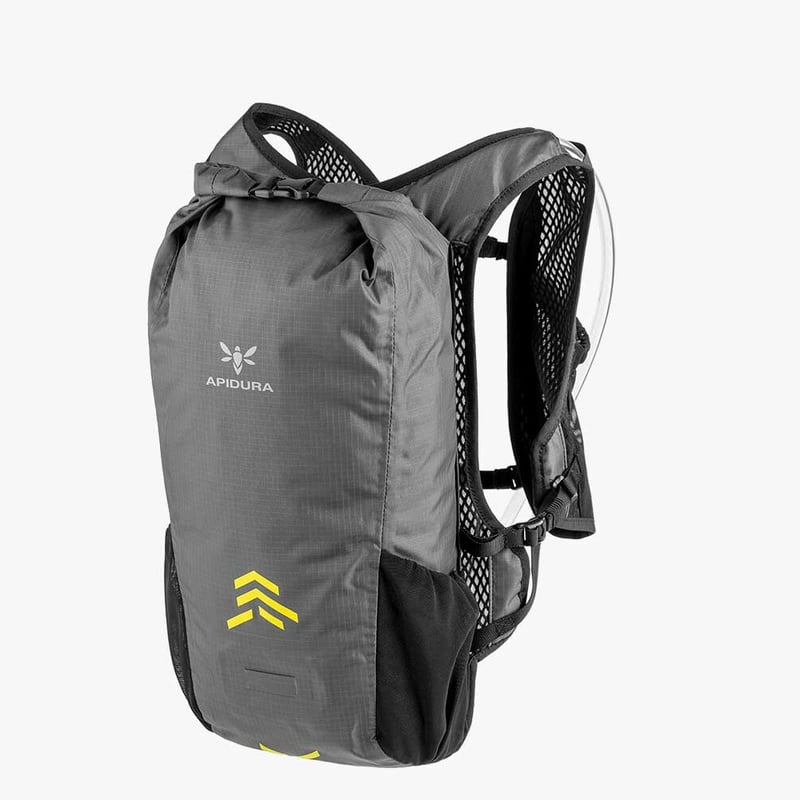 APIDURA アピデュラ バックカントリーフレームバック２L 美品 APIDURA アピデュラ バックカントリーフレームバック2L 美品