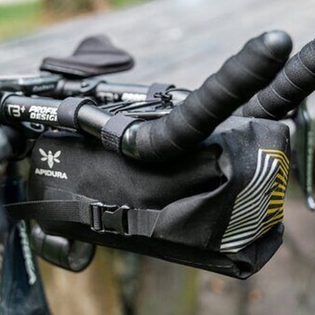 APIDURA レーシング・エアロバーパック（2.5L）