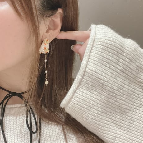 「Bouquet Champêtre」グレージュ、ポピーレッド