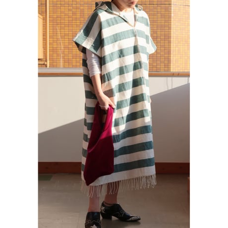 jonnlynx "sabahar hooded poncho"