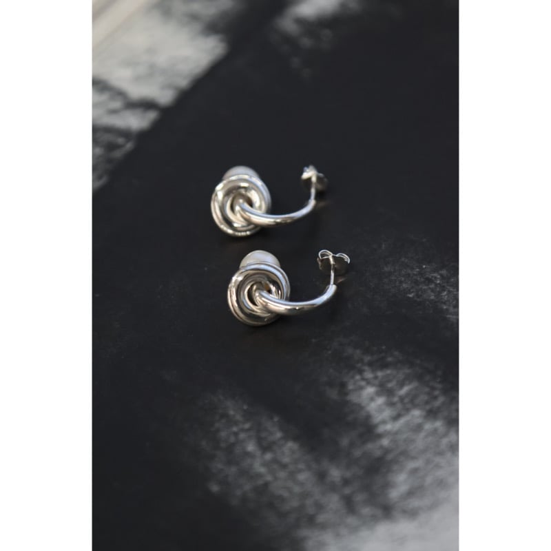 SAPIR BACHAR DISCUS QUARTZ HOOPS ピアス SAPIR BACHAR DISCUS QUARTZ HOOPS ピアス