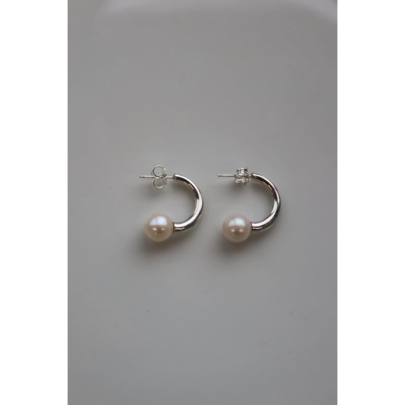 SAPIR BACHAR DISCUS QUARTZ HOOPS ピアス SAPIR BACHAR DISCUS QUARTZ HOOPS ピアス