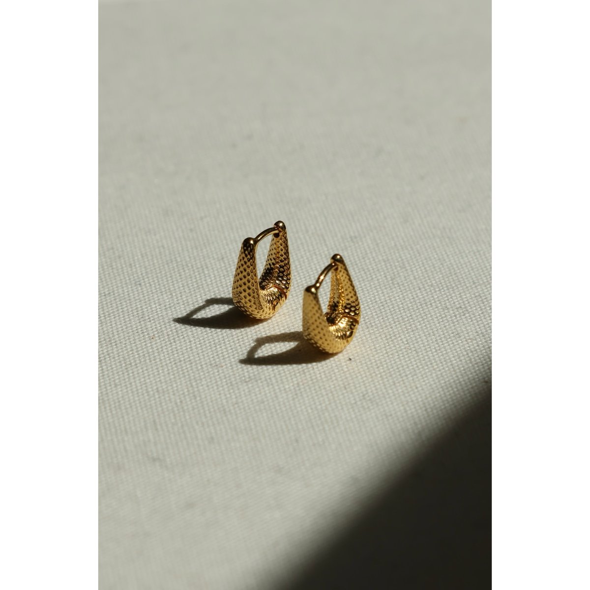 TINY TINY DOT PUFFY HOOPS｜R.ALAGAN(ララガン)公式通販｜
