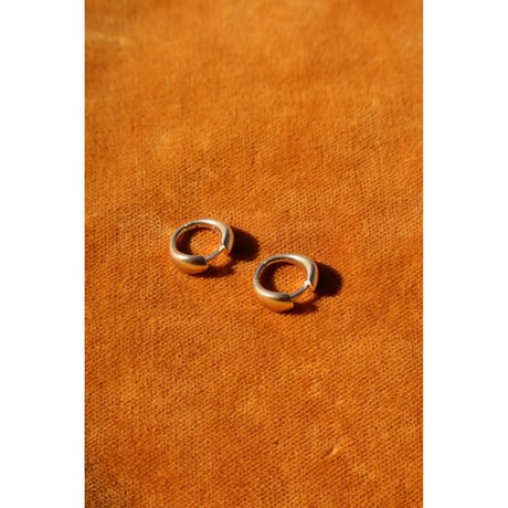 Sapir Bachar "BOA HOOPS"gold（艶消し）