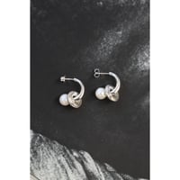 Sapir Bachar "DISCUS PEARL HOOPS"