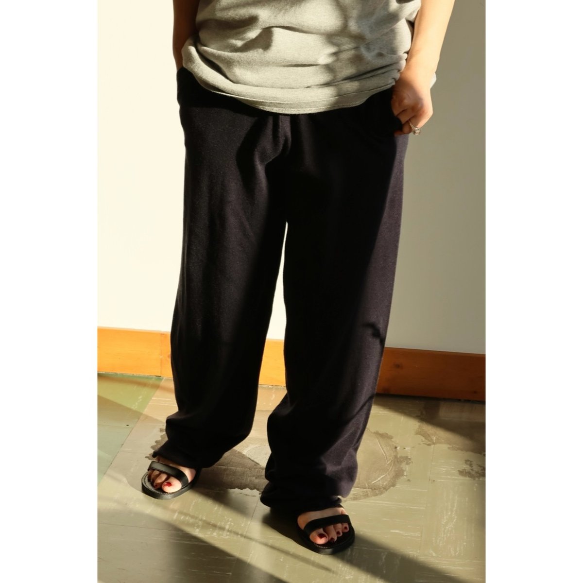 定価5.2万 新品 extreme cashmere laufen ネイビー 定価5.2万 新品 extreme cashmere laufen ネイビー