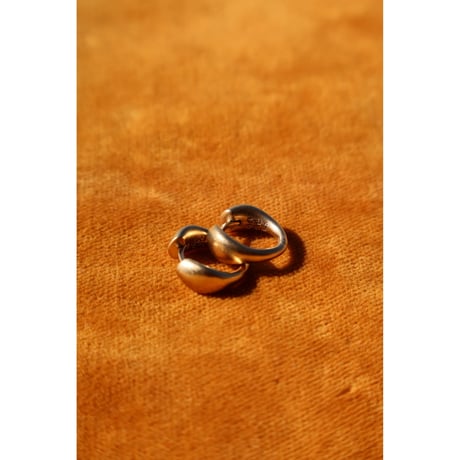 Sapir Bachar "BOA HOOPS"gold（艶消し）