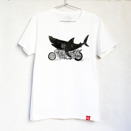サメくんのTシャツ white × black