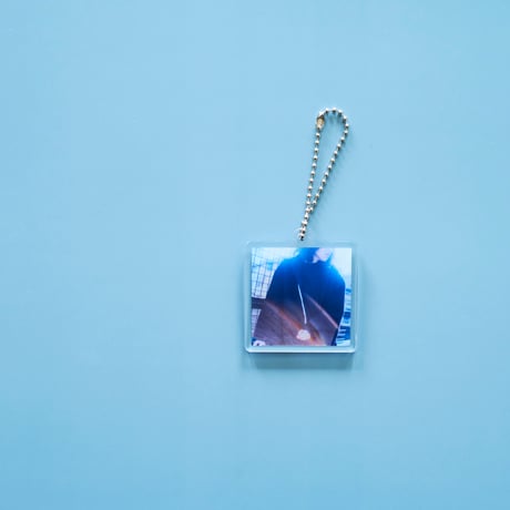 中尾有伽写真展「回生」アクリルキーホルダー（3種類ランダム）