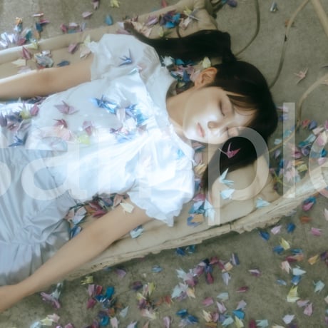 die with twin tails on bed noa-J