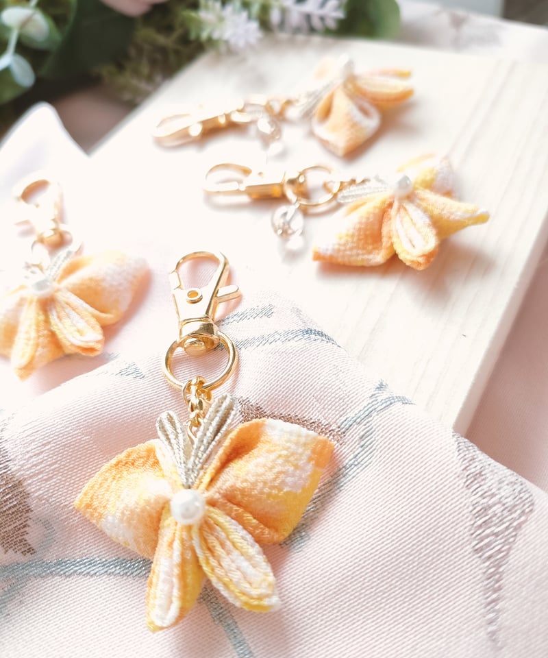 4月の蝶々】花舞小枝 はなまいこえだ | 蝶々御守り