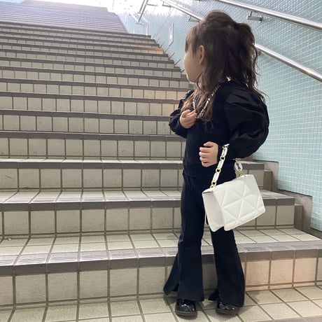 フレアパンツ