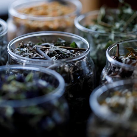 【ドクダミ茶】国産（飛騨産）｜香ばしく飲みやすい野草茶・ノンカフェイン・自然の恵みそのままに