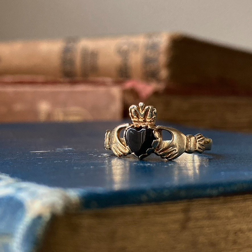 クラダリング（ブラックハート） | Hands Tell You｜心くすぐる